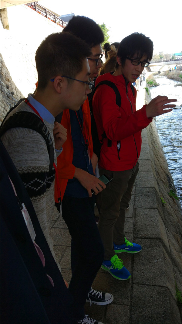 与日本NADA高中学生一起进行自然探究